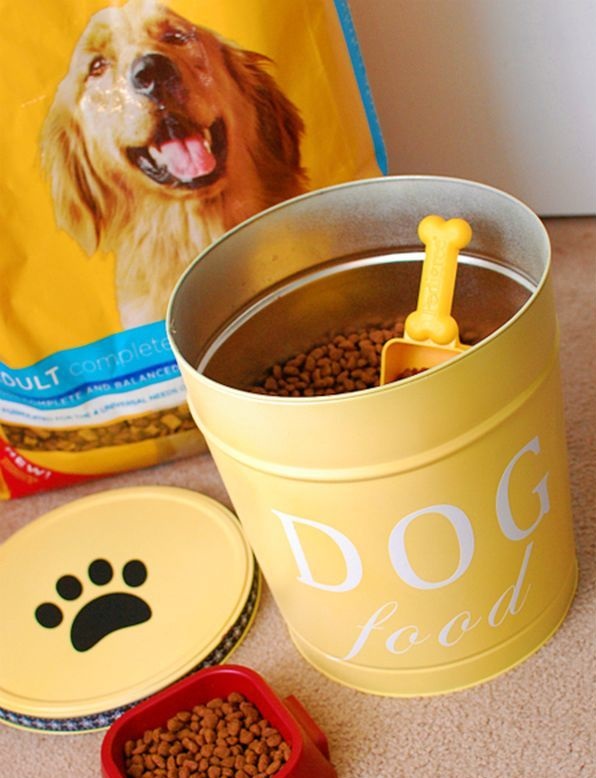 DIY dog storage: Keep dog food in a tin instead of that ugly bag! Source