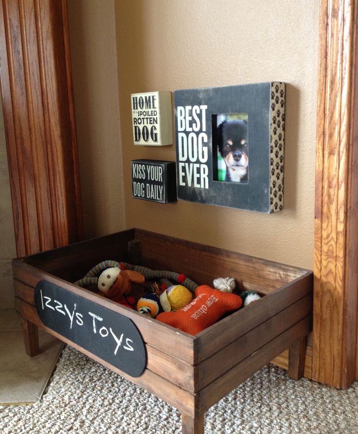 DIY ideas dog toy box: Made from a recycled wooden crate. Source